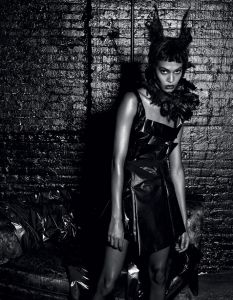 i-D|闭眼睛 春季号 4月号 / 2013（总324期）【多封面随机出货】
